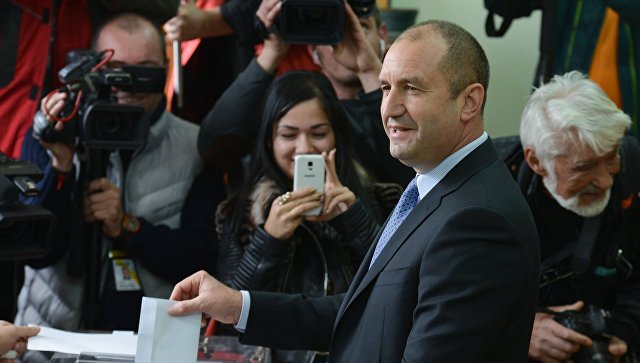 Новый президент и вице-президент Болгарии принесли присягу